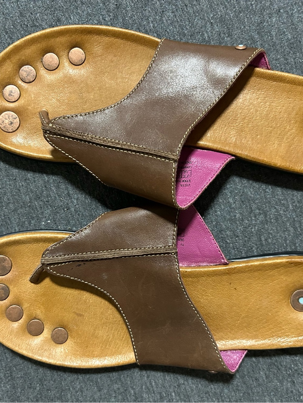 Women’s Brown Leather Toe-Post Sandals with Pink Accent